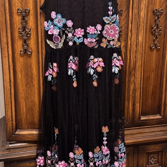 Sundance Black Floral Dress - Picture 6 of 7